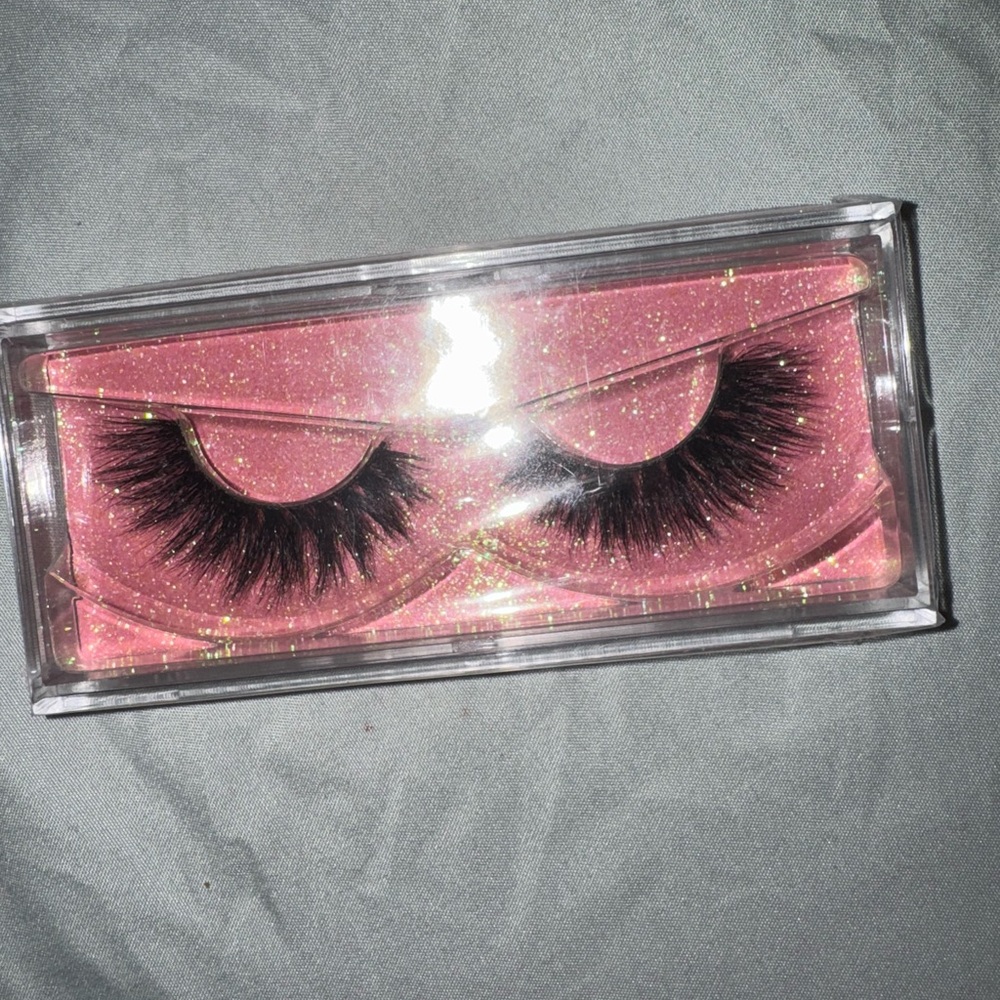 Two sets of Glamorous Pink Eyelashes